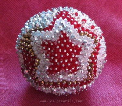 Ball table decoration with Christmas star design