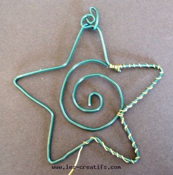 making a Christmas star from wire