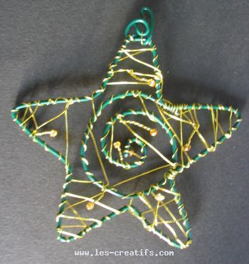 Wire Christmas star with beads