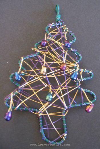 Wire wrapped Christmas tree