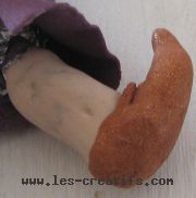 making the legs out of aluminum foil and polymer clay