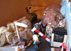 Lego Indiana Jones figures: mountainside scene 